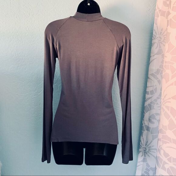 Bear Dance Gray Mock Neck Cutout Long Sleeve Pullover Shirt Size Medium - Picture 3 of 5